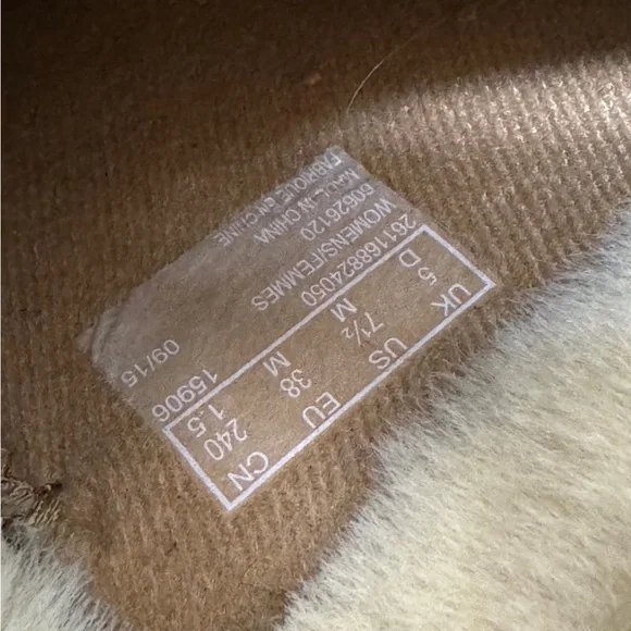 Clark’s Women's Blue and Tan Winter Boots. Size 7.5. Excellent Condition - Picture 6 of 10